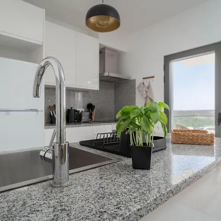 Colibri Cozy One Bedroom * アルジェズール